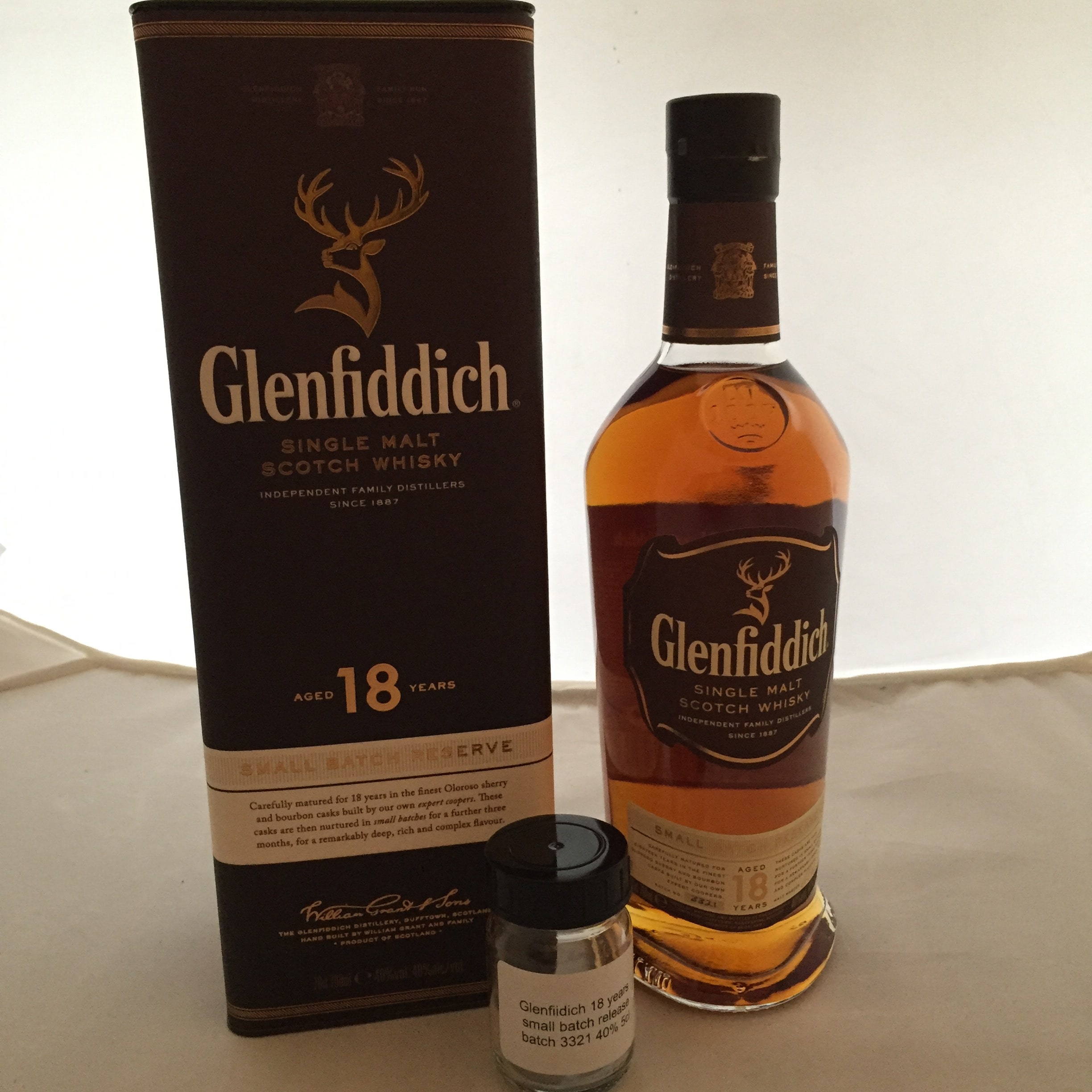Гленфиддик 18. Glenfiddich 18 small batch Reserve. Виски Гленфиддик 26.